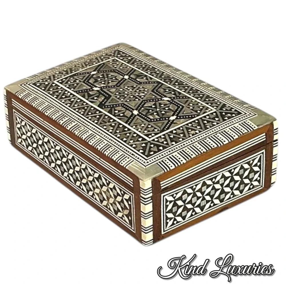Vintage 1970s Egyptian Marquetry Mother Of Pearl Inlay Malachite Trinket Box